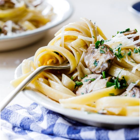 Easy creamy lemon garlic mushroom pasta
