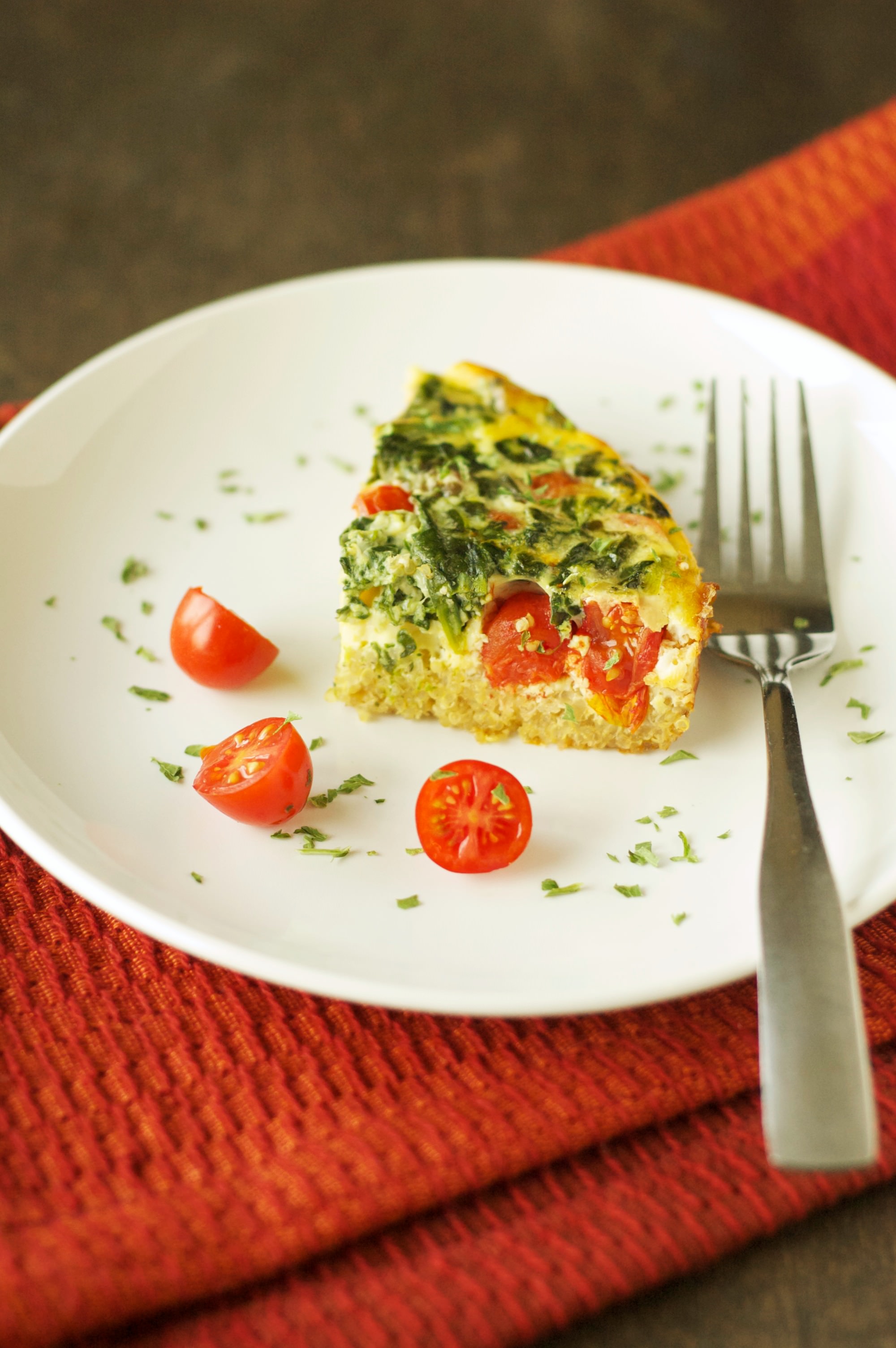 Crockpot Quinoa Breakfast Casserole with Tomato and Spinach