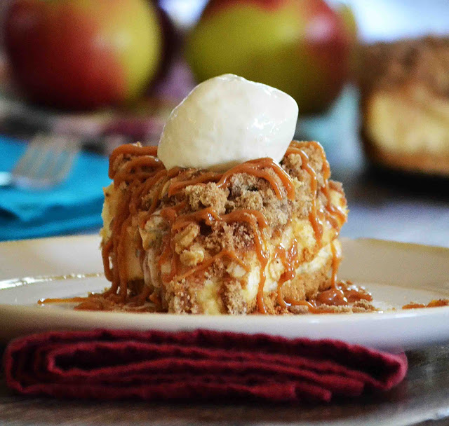 Caramel Apple Crisp Cheesecake