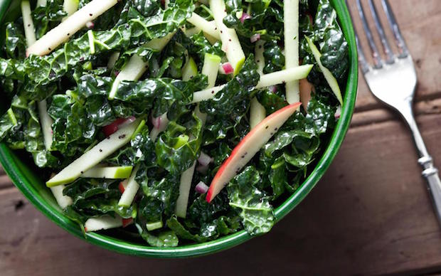 kaleapplecoleslawwithpoppyseeddressing