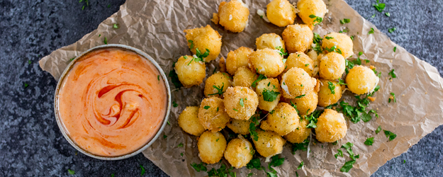 Crispy Mozzarella Bites with Honey Sriracha Mayo