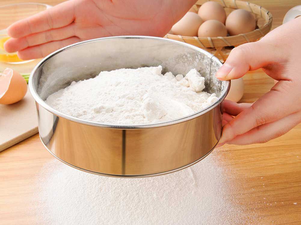 Light but mighty, this sieve weighs in at only 0.2 lbs.
