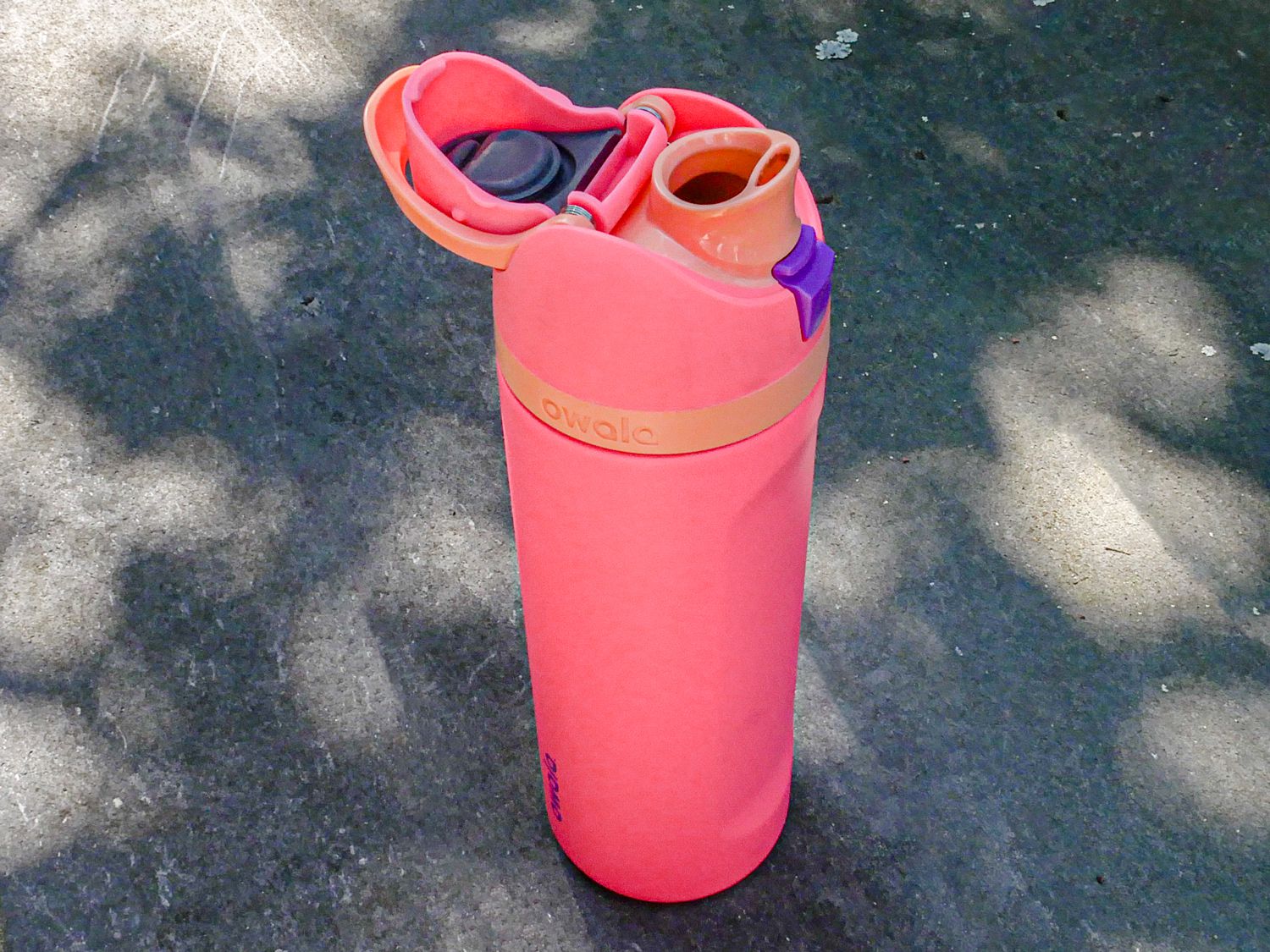 a look at the owala water bottle with its lid open