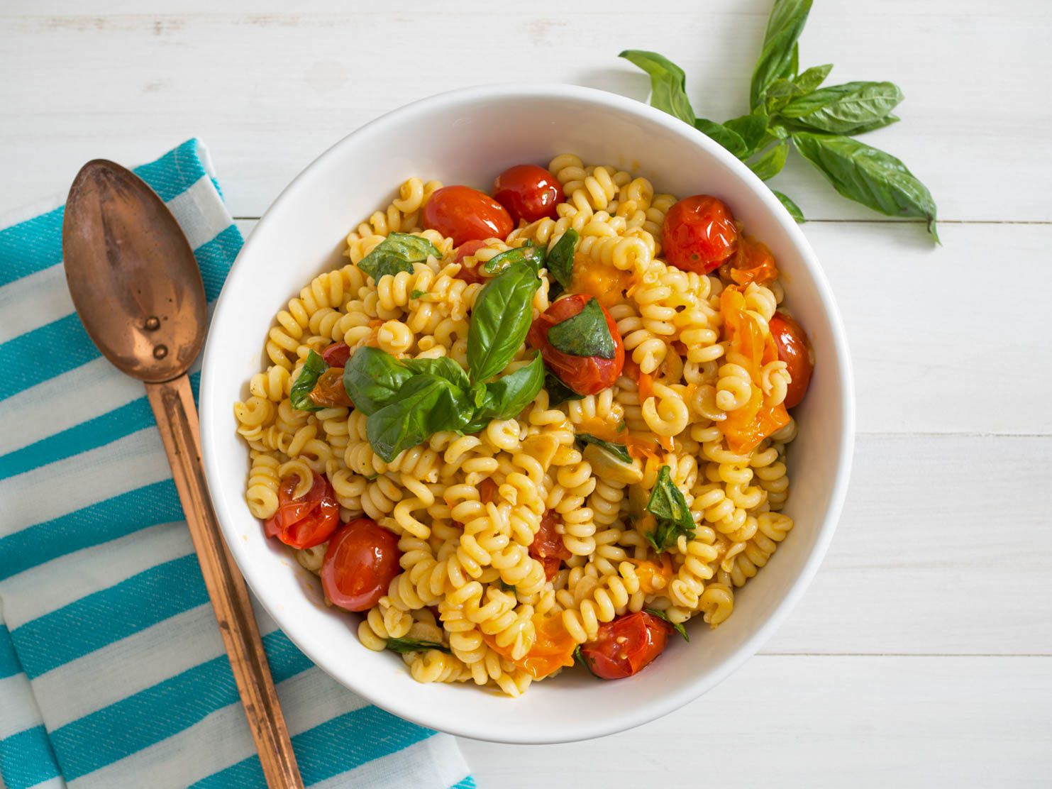 20150604-pasta-salad-italian-tomato-basil-daniel-gritzer-11.jpg