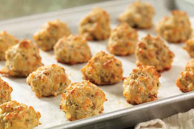 cheddarchivesausagebites-kingarthurflour